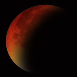 A vörös holdfogyatkozás és a csillagok titkai csónakból